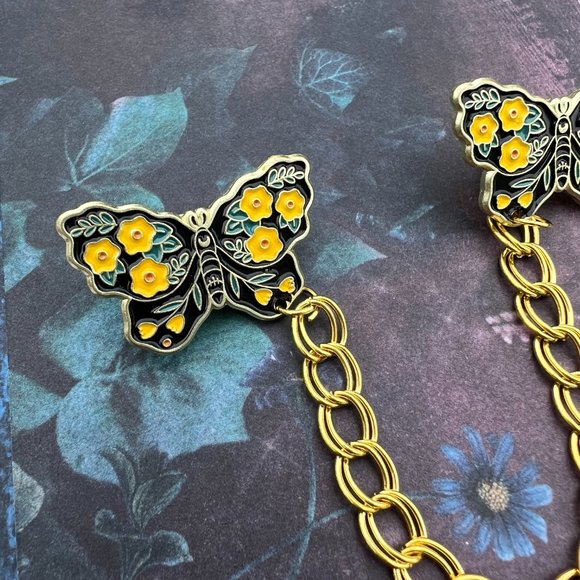 Cottage Vibes Golden Floral Butterfly Collar Clips for Retro Vintage Elegance - Picture 2 of 3